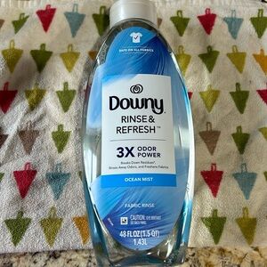 1 Bottle Downy Rinse And Refresh Odor Remover, Liquid Fabric rinse 48oz